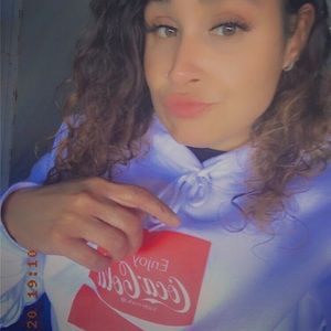 Meet your Posher, Alicia